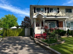 235 Barkley Crescent  Oshawa, ON L1J 2E7