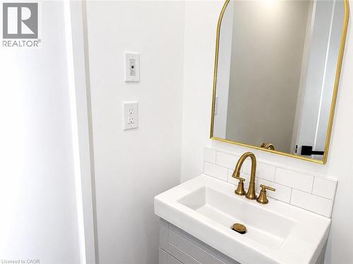 17 White Avenue Unit# 1 Gs, North York, ON - Indoor Photo Showing Bathroom