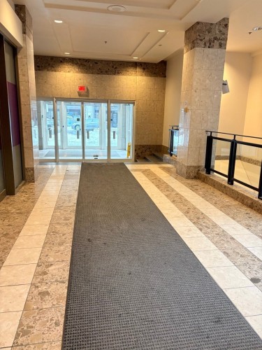 Commerce - 107-1-4055 Rue Ste-Catherine O., Westmount, QC - Indoor Photo Showing Other Room