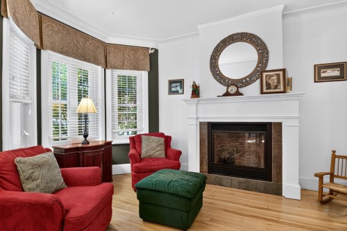 Salon - 14 Rue Morris, Sainte-Thérèse, QC - Indoor Photo Showing Living Room With Fireplace