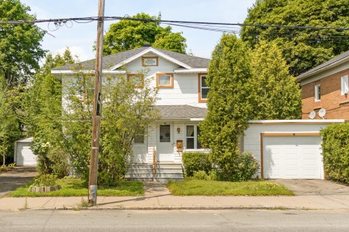 1433 Av. Champlain  Shawinigan, QC G9N 2K8