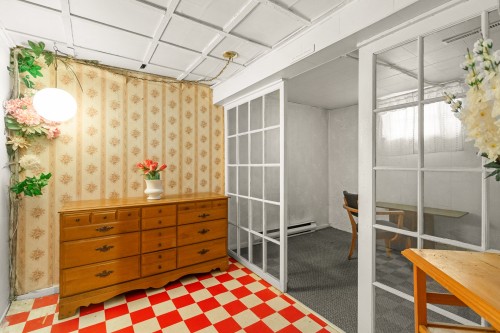 Salle familiale - 1433 Av. Champlain, Shawinigan, QC - Indoor Photo Showing Other Room