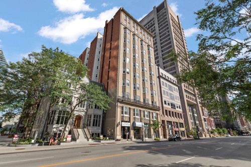 11-900 Rue Sherbrooke O.  Montréal (Ville-Marie), QC H3A 1G3