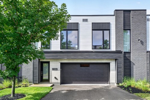 Façade - 18029 Rue De Cheverny, Mirabel, QC - Outdoor