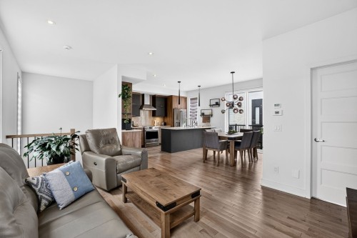 Salon - 18029 Rue De Cheverny, Mirabel, QC - Indoor Photo Showing Living Room