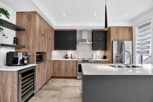 Cuisine - 18029 Rue De Cheverny, Mirabel, QC - Indoor Photo Showing Kitchen With Upgraded Kitchen