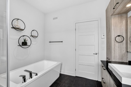 Salle de bains - 18029 Rue De Cheverny, Mirabel, QC - Indoor Photo Showing Bathroom