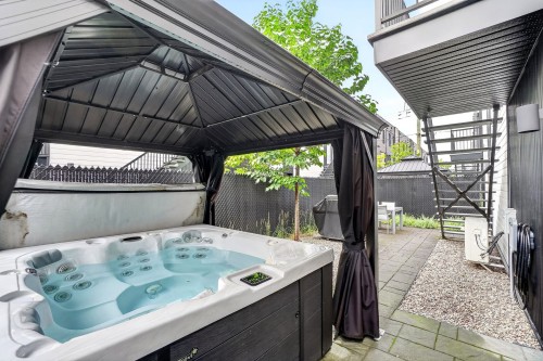 Cour - 18029 Rue De Cheverny, Mirabel, QC - Outdoor With Exterior