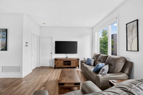 Salon - 18029 Rue De Cheverny, Mirabel, QC - Indoor Photo Showing Living Room