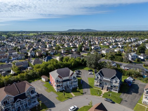 Photo aérienne - 213 Rue Benjamin, Saint-Amable, QC - Outdoor With View