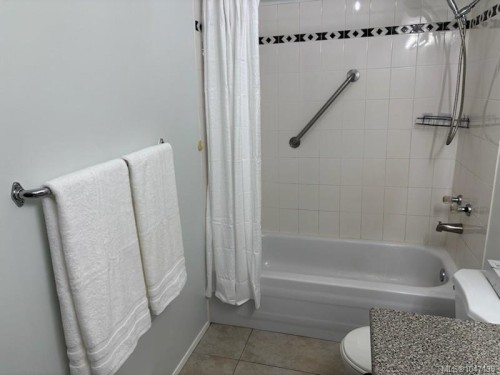 #106-9916 Daniel St, Chemainus, BC - Indoor Photo Showing Bathroom