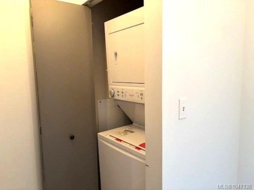 #106-9916 Daniel St, Chemainus, BC - Indoor Photo Showing Laundry Room