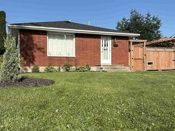 343 Sillesdale Crescent Thunder Bay, ON P7C 1S9