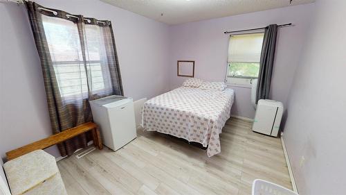 521 26Th Avenue, Cranbrook, BC - Indoor Photo Showing Bedroom