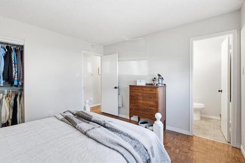 151 Dorge Dr, Winnipeg, MB - Indoor Photo Showing Bedroom