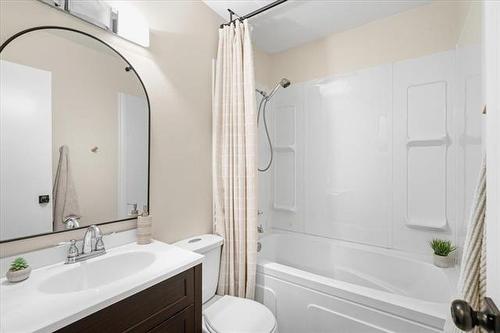 151 Dorge Dr, Winnipeg, MB - Indoor Photo Showing Bathroom