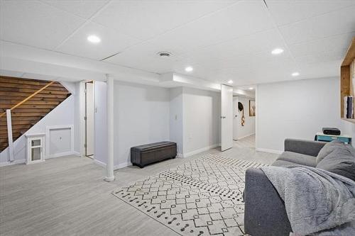 151 Dorge Dr, Winnipeg, MB - Indoor