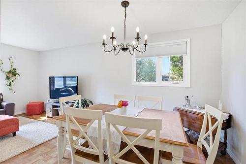 151 Dorge Dr, Winnipeg, MB - Indoor Photo Showing Dining Room