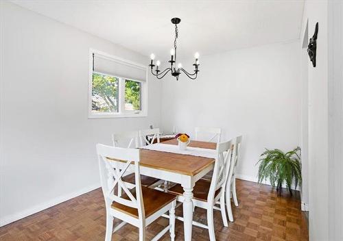 151 Dorge Dr, Winnipeg, MB - Indoor Photo Showing Dining Room