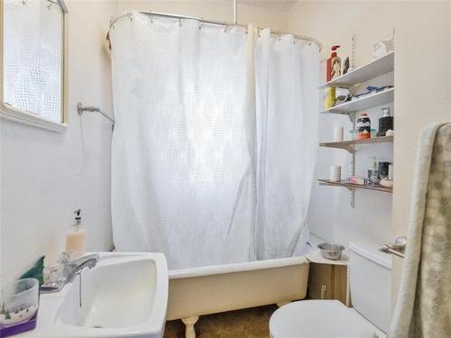 264 Union Ave, Winnipeg, MB - Indoor Photo Showing Bathroom