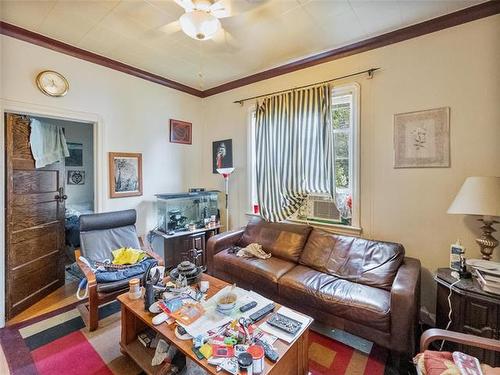 264 Union Ave, Winnipeg, MB - Indoor Photo Showing Other Room