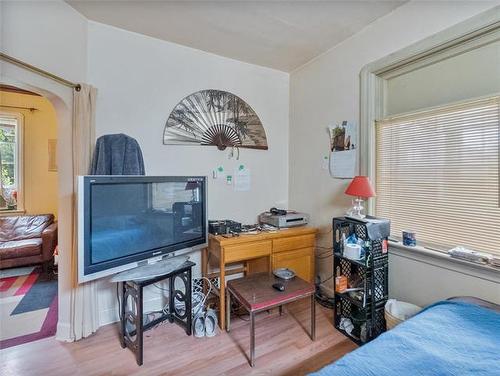264 Union Ave, Winnipeg, MB - Indoor Photo Showing Bedroom