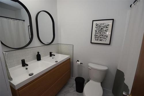 73 Holt Dr, Winnipeg, MB - Indoor Photo Showing Bathroom