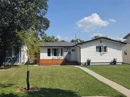 73 Holt Dr, Winnipeg, MB - Outdoor