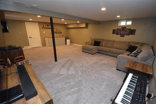73 Holt Dr, Winnipeg, MB - Indoor Photo Showing Basement