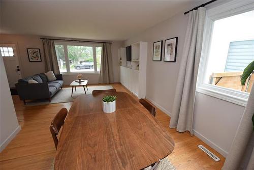 73 Holt Dr, Winnipeg, MB - Indoor