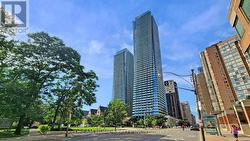 709 - 1080 BAY STREET  Toronto, ON M5S 0A5