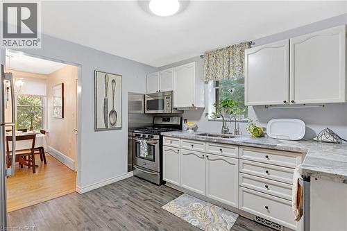 67 Queen Street W, Cambridge, ON - Indoor Photo Showing Kitchen