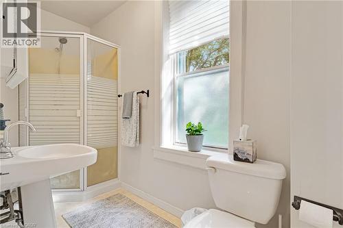 67 Queen Street W, Cambridge, ON - Indoor Photo Showing Bathroom