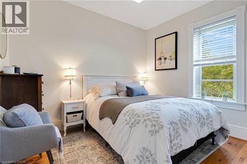 67 Queen Street W, Cambridge, ON - Indoor Photo Showing Bedroom