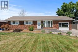 561 COUNTY RD 2  Lakeshore, ON N8L 1J9
