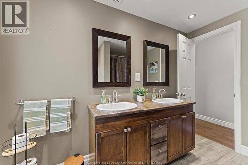 561 County Rd 2, Lakeshore, ON - Indoor Photo Showing Bathroom