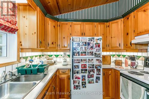 20 Scott Lane, Tiny, ON - Indoor Photo Showing Kitchen With Double Sink