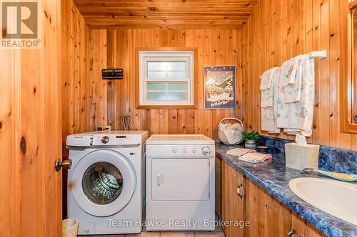 20 Scott Lane, Tiny, ON - Indoor Photo Showing Laundry Room