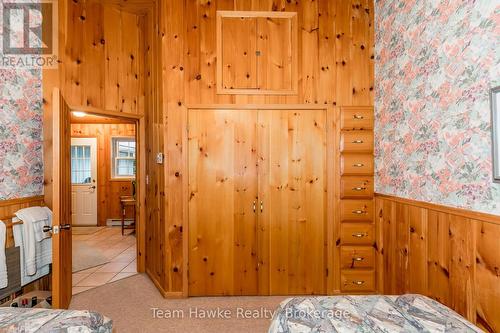 20 Scott Lane, Tiny, ON - Indoor Photo Showing Bedroom