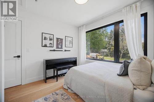 5216 Alton Road, Burlington, ON - Indoor Photo Showing Bedroom