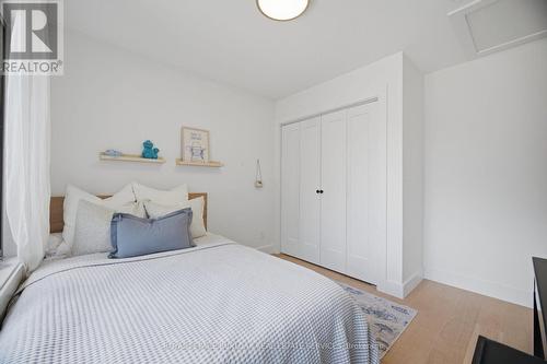 5216 Alton Road, Burlington, ON - Indoor Photo Showing Bedroom