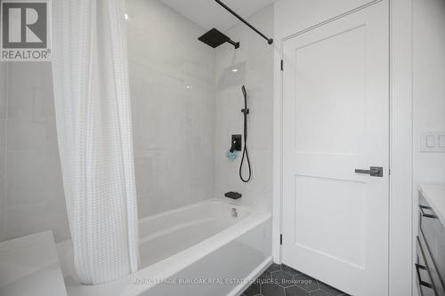 5216 Alton Road, Burlington, ON - Indoor Photo Showing Bathroom