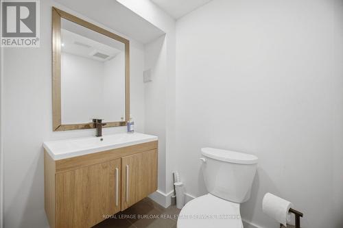 5216 Alton Road, Burlington, ON - Indoor Photo Showing Bathroom