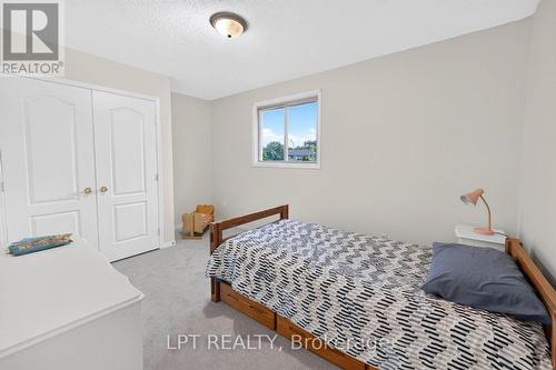 43 Liam Drive, Hamilton, ON - Indoor Photo Showing Bedroom