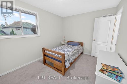 43 Liam Drive, Hamilton, ON - Indoor Photo Showing Bedroom