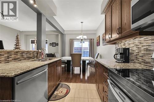 35 Willowbanks Terrace, Hamilton, ON - Indoor Photo Showing Kitchen With Double Sink With Upgraded Kitchen