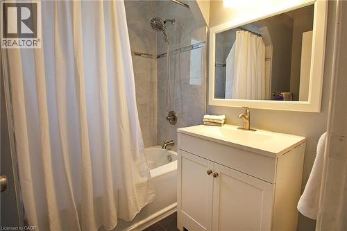 Main Bathroom 4pc - 7 Lampton Place, Hamilton, ON - Indoor Photo Showing Bathroom