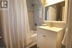 Main Bathroom 4pc - 