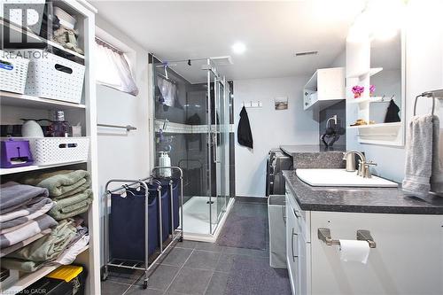 Basement Bathroom/Laundry Room - 7 Lampton Place, Hamilton, ON - Indoor Photo Showing Bathroom