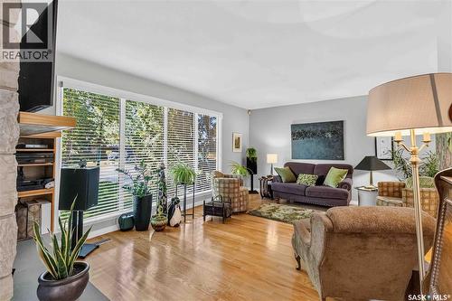 1415 Park Avenue, Saskatoon, SK - Indoor Photo Showing Living Room